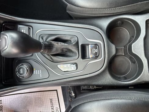 Used 2022 Jeep Cherokee Latitude Lux image 18