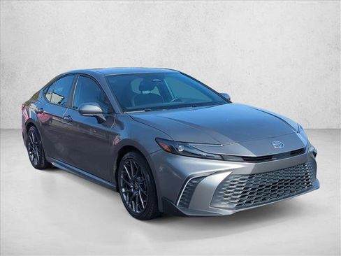 Certified 2025 Toyota Camry SE image 3