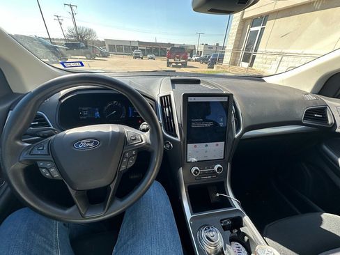 Used 2022 Ford Edge SE w/ Black Appearance Package image 14