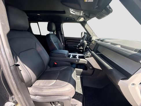 Used 2025 Land Rover Defender 110 S image 29