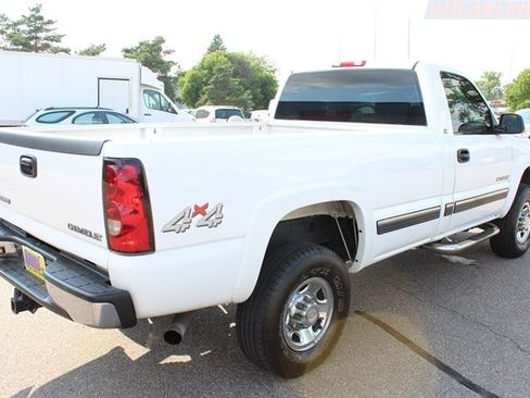 Used 2001 Chevrolet Silverado 2500 LS w/ Off-Road Skid Plate Pkg AWD/4WD image 27