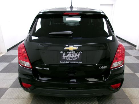 Used 2022 Chevrolet Trax LS w/ Tint and Cruise Package AWD/4WD image 11