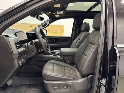 Used 2026 Chevrolet Tahoe High Country w/ Sun And Tow Package AWD/4WD image 16