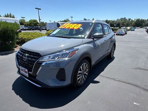 Used 2024 Nissan Kicks SV FWD image 1