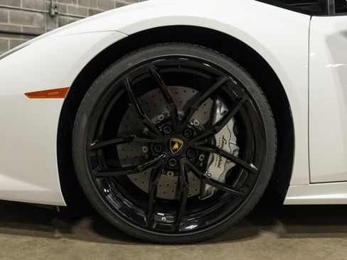 Used 2016 Lamborghini Huracan LP 610-4 image 33