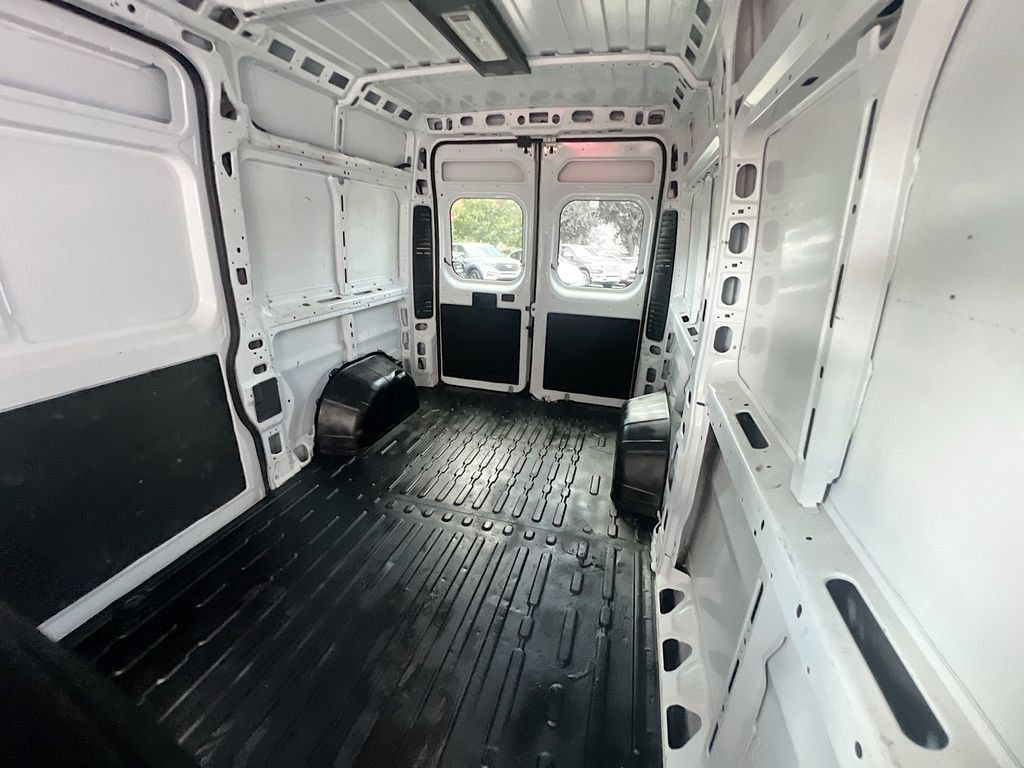 Used 2024 RAM ProMaster 2500 w/ Convenience Group FWD image 23