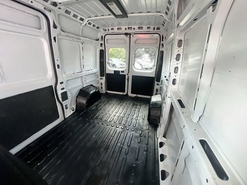 Used 2024 RAM ProMaster 2500 w/ Convenience Group FWD image 23