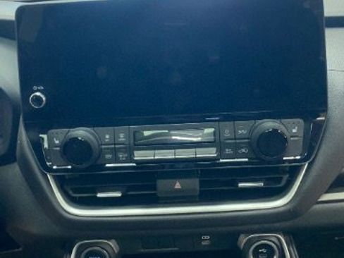 Used 2024 Toyota Grand Highlander FWD image 18