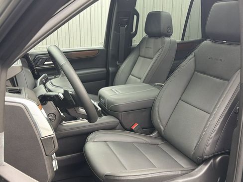 Used 2026 GMC Yukon Denali w/ Sun & Power Step Package AWD/4WD image 31