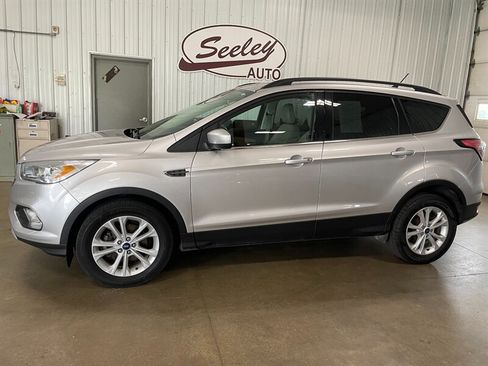 Used 2018 Ford Escape SEL FWD image 2
