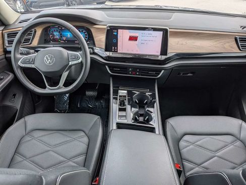 Used 2024 Volkswagen Atlas SE FWD image 15