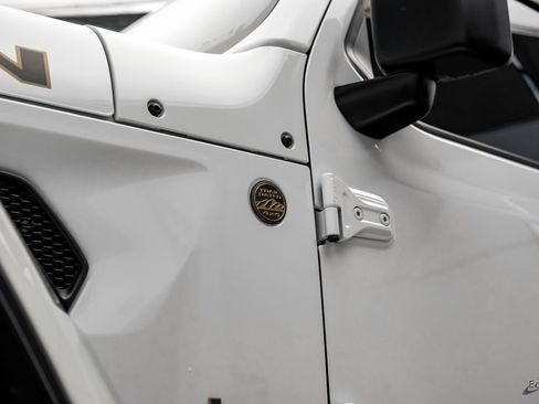 Used 2022 Jeep Wrangler Unlimited Rubicon w/ Xtreme Recon 35" Tire Package image 33