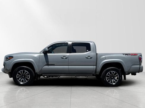 Used 2021 Toyota Tacoma TRD Sport w/ TRD Premium Sport Package AWD/4WD image 8