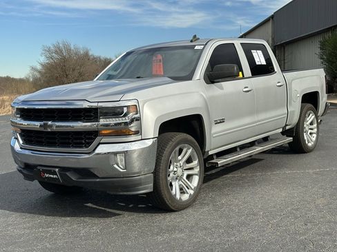 Used 2018 Chevrolet Silverado 1500 LT w/ Texas Edition image 3