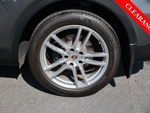 Used 2023 Porsche Cayenne Platinum Edition AWD/4WD image 10