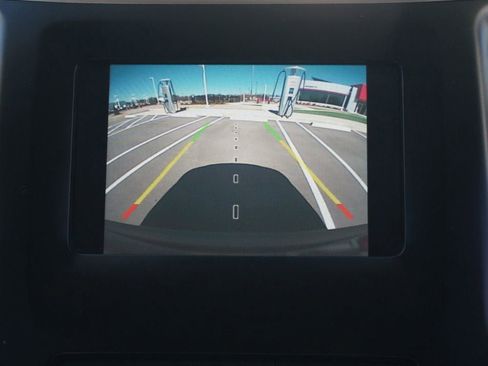 Used 2019 Jeep Cherokee Latitude w/ Popular Appearance Group image 7