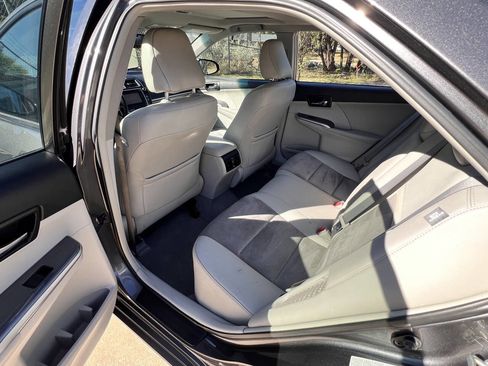 Used 2013 Toyota Camry LE image 18