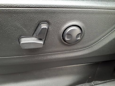 Used 2025 RAM 1500 Big Horn AWD/4WD image 12