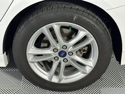 Used 2018 Ford Fusion SE w/ Fusion SE Technology Package FWD image 10
