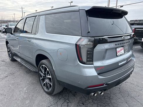 Used 2025 Chevrolet Suburban RST w/ Comfort Package image 7