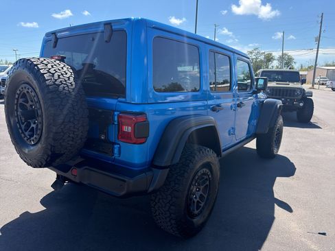 Used 2022 Jeep Wrangler Unlimited Rubicon w/ Xtreme Recon 35" Tire Package AWD/4WD image 4