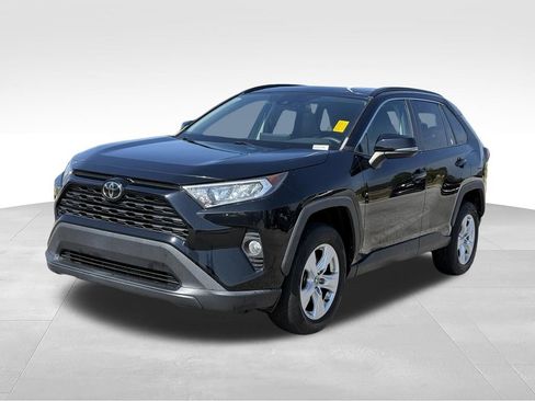 Used 2021 Toyota RAV4 XLE w/ Convenience Package FWD image 1