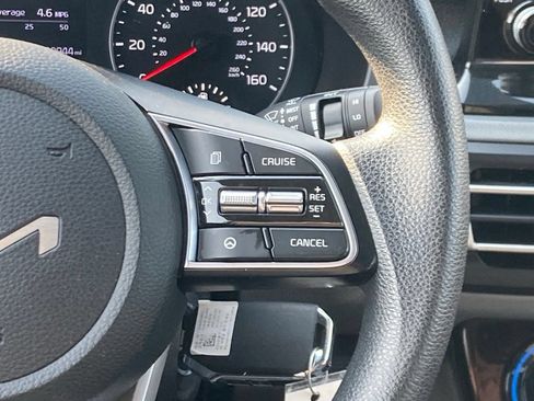 Used 2022 Kia Seltos LX AWD/4WD image 7