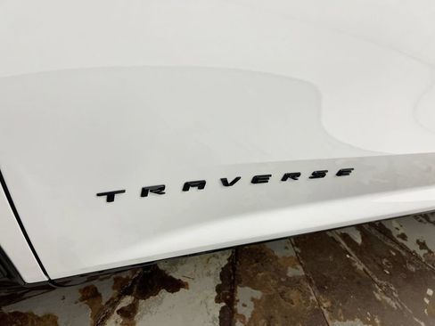 New 2026 Chevrolet Traverse RS w/ LPO, Floor Liner Package AWD/4WD image 28
