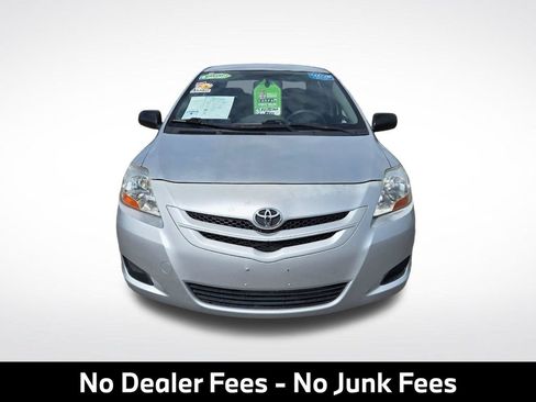 Used 2008 Toyota Yaris Sedan w/ Convenience Pkg FWD image 2
