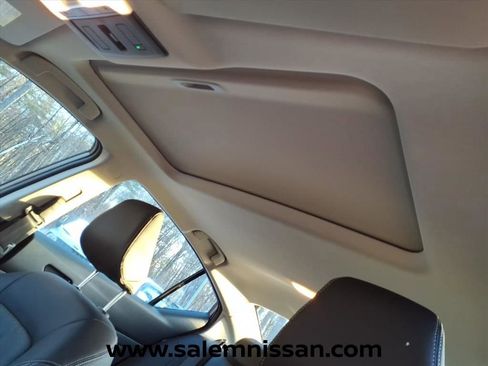 New 2025 Nissan Altima 2.5 SL FWD image 10