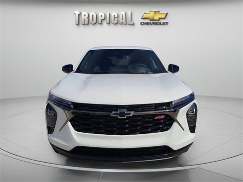 New 2026 Chevrolet Trax RS image 2