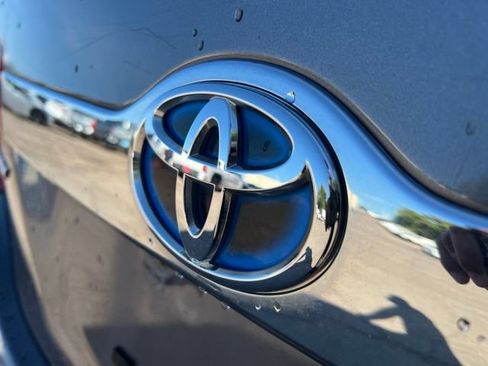 Used 2014 Toyota Camry XLE w/ Moonroof Package FWD image 12