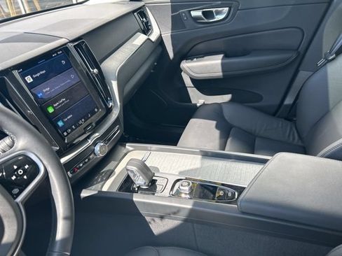Certified 2025 Volvo XC60 B5 Plus AWD/4WD image 19