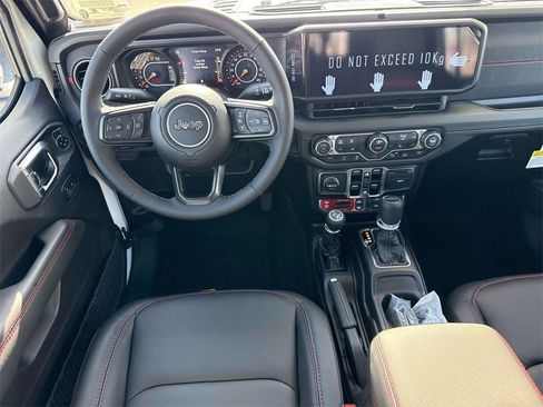 New 2025 Jeep Gladiator Rubicon image 13