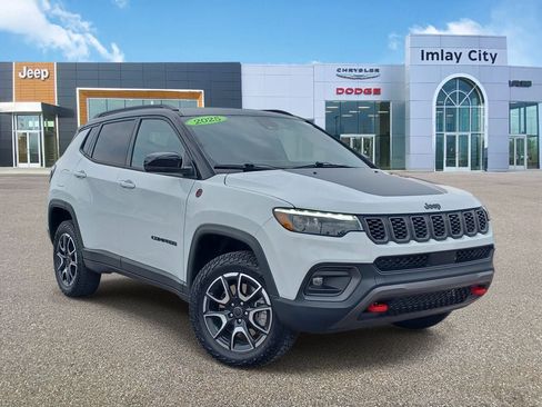 Used 2025 Jeep Compass Trailhawk w/ Trailhawk Elite Group AWD/4WD image 1