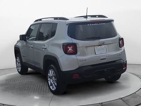 Used 2019 Jeep Renegade Latitude AWD/4WD image 3