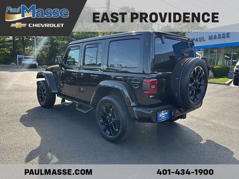 Used 2023 Jeep Wrangler Unlimited Sahara AWD/4WD image 5