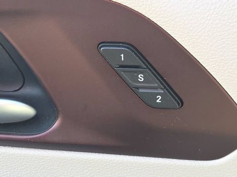 Used 2018 Chrysler Pacifica Limited w/ Advanced Safetytec Group FWD image 26