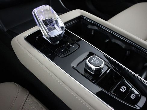 New 2026 Volvo XC90 B6 Plus w/ Protection Package Premier image 7