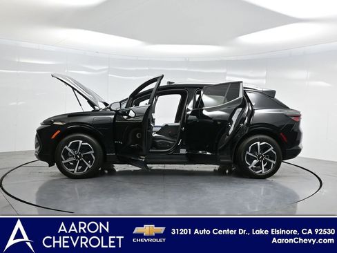 New 2025 Chevrolet Equinox EV LT image 41