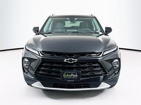 Used 2024 Chevrolet Blazer LT w/ Convenience Package AWD/4WD image 2