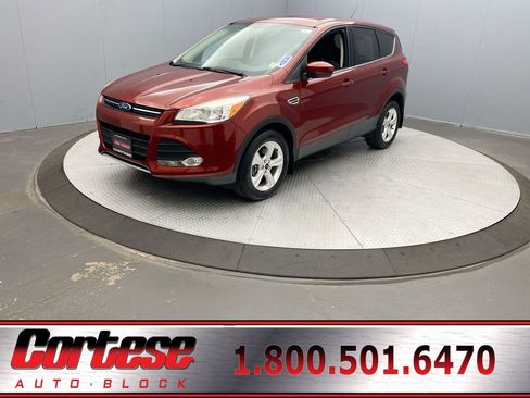 Used 2015 Ford Escape SE AWD/4WD image 1