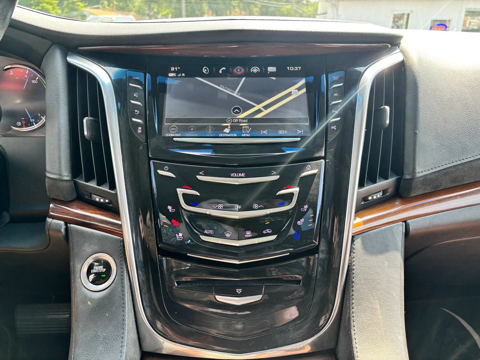 Used 2018 Cadillac Escalade ESV Premium Luxury AWD/4WD image 21
