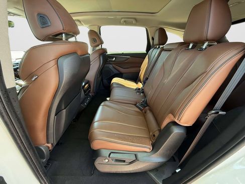 Used 2024 Acura MDX SH-AWD w/ Advance Package image 11