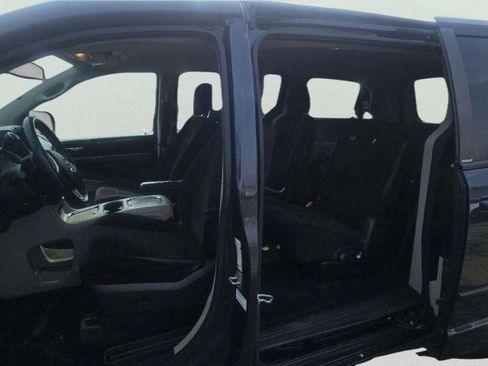 Used 2013 Dodge Grand Caravan SXT w/ UConnect Hands-Free Group FWD image 7