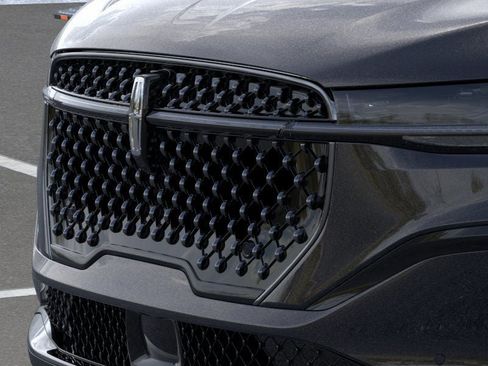 New 2026 Lincoln Nautilus Premier image 17