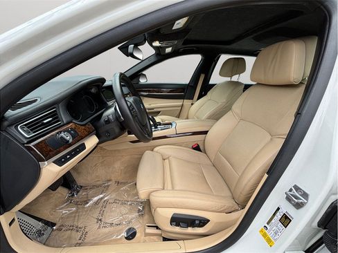 Used 2015 BMW 750Li RWD image 2