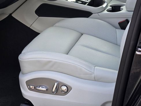 New 2026 Porsche Macan GTS image 20