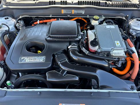 Used 2018 Ford Fusion Energi Titanium image 9