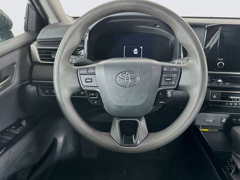 Used 2025 Toyota Camry LE image 18